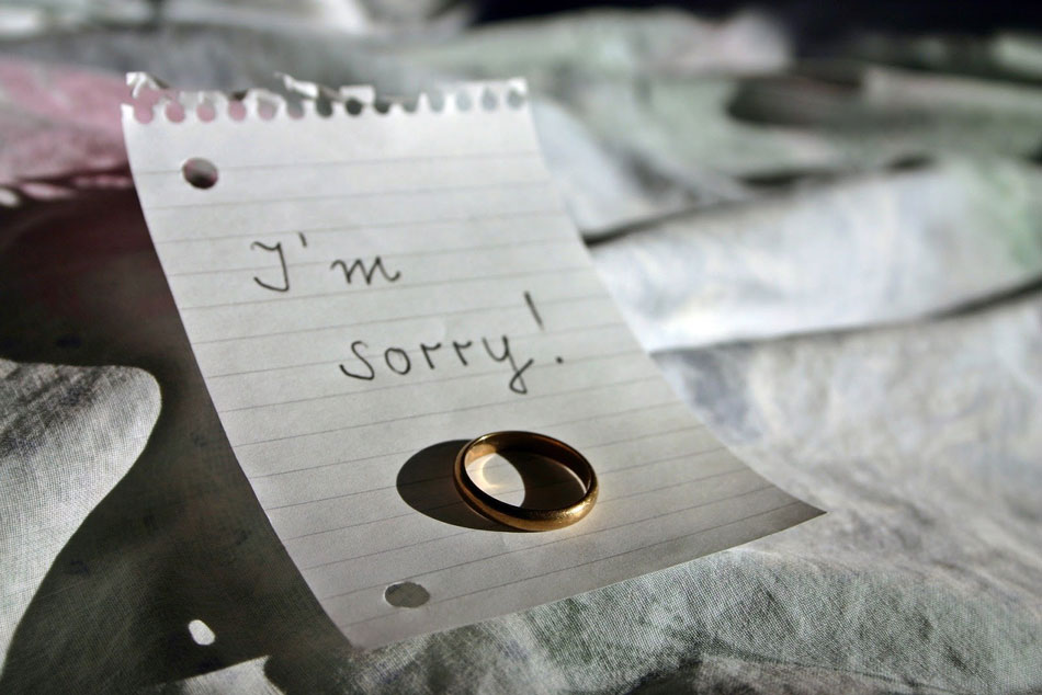 Ring and apology letter before divorce